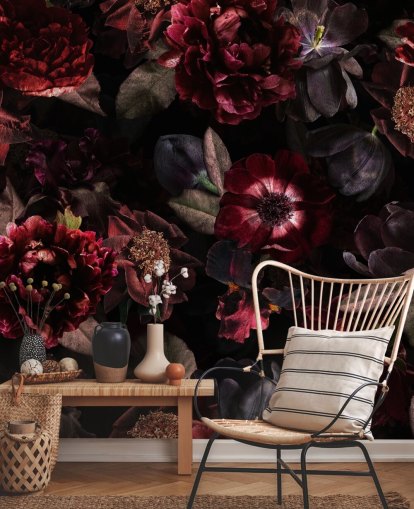 mural de papel pintado floral oscuro rosa y morado llamado Dark Bouquet de Uta Naumann para dormitorios y salas de estar