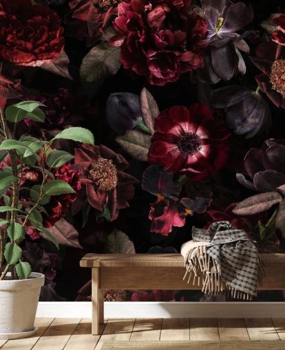 mural de papel pintado floral oscuro rosa y morado llamado Dark Bouquet de Uta Naumann para dormitorios y salas de estar