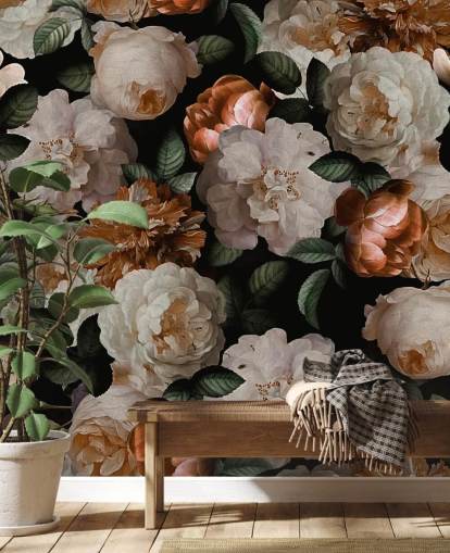 off-white og brassy-pink blomster tapet