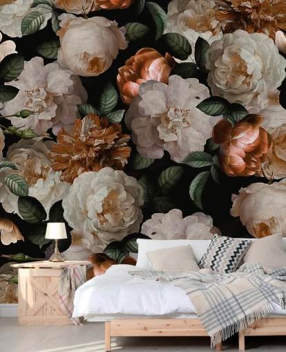 gebroken wit en brassy-roze bloemenbehang