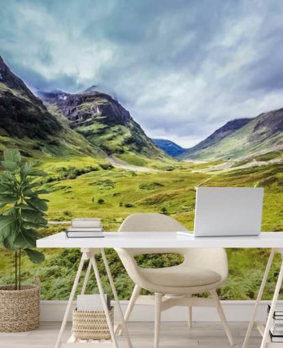 mural de papel de parede campestre personalizável verde e branco chamado Glencoe para quartos e salas de estar