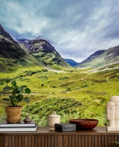 grön och vit anpassningsbar lantlig tapetväggmålning kallad Glencoe för sovrum och vardagsrum