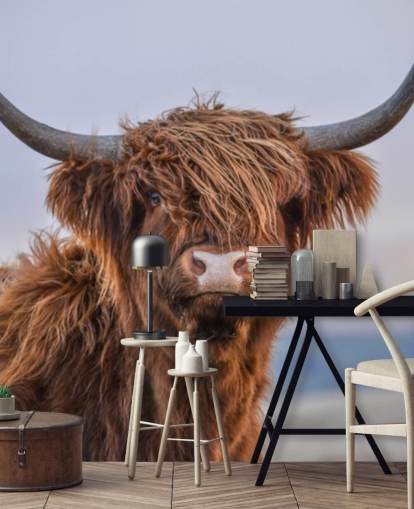bruine aanpasbare muurschildering met koeienbehang genaamd Highland Cow Close-Up bruine aanpasbare muurschildering met koeienbehang genaamd Highland Cow Close-Up