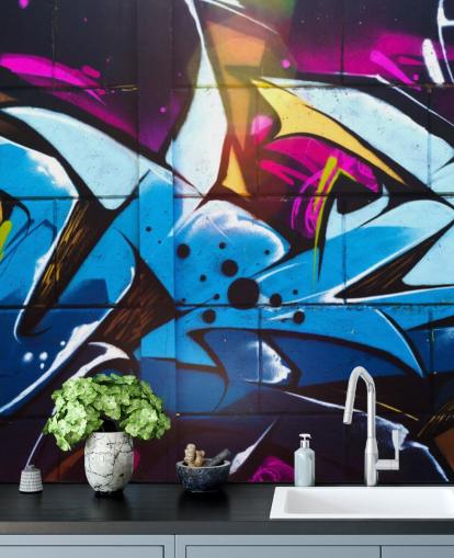 blå gadekunst tapetmaleri kaldet Graffiti Urban til teenagersoveværelser og kommercielle rum