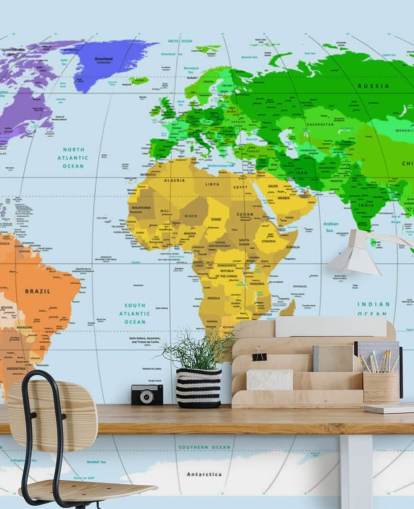 Mural de pared con mapa de colores vibrantes