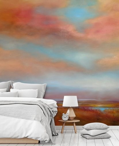 nuvens laranja e vermelhas entre o céu azul sobre o papel de parede da pintura rosa da charneca