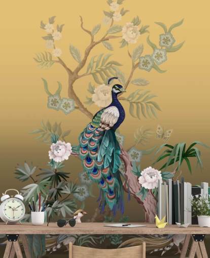 mural de papel de parede de chinoiserie personalizável dourado e verde chamado Peacock Power para banheiros, cozinhas e quartos mural de papel de parede de chinoiserie personalizável dourado e verde chamado Peacock Power para banheiros, cozinhas e quartos