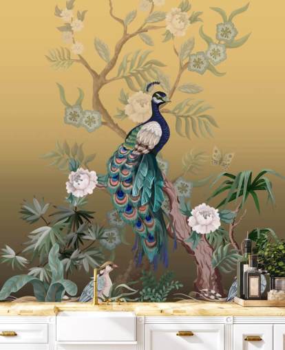 carta da parati murale in cineserie dorata e verde personalizzabile chiamata Peacock Power per bagni, cucine e camere da letto