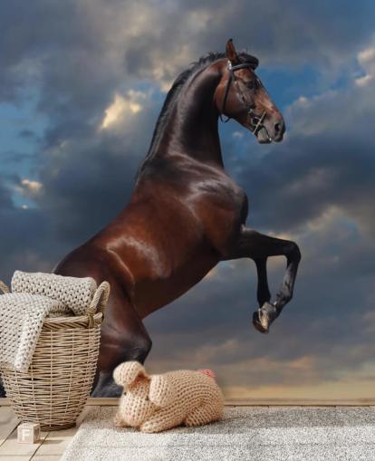 Tummanruskea Horse Bucking seinämaalaus