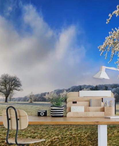 frosty felt med hvite trær tapet