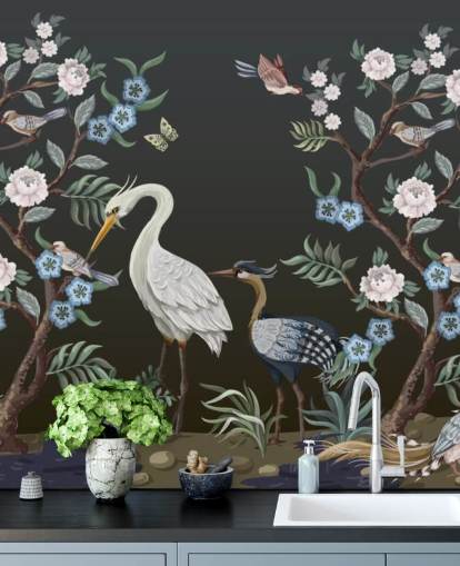 fundo preto com árvores orientais e pássaros papel de parede
