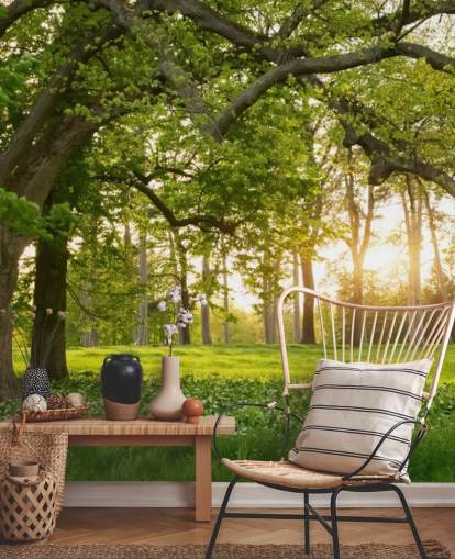 mural de papel pintado de árboles verdes y marrones llamado Springtime Forest para oficinas en casa, salones y dormitorios