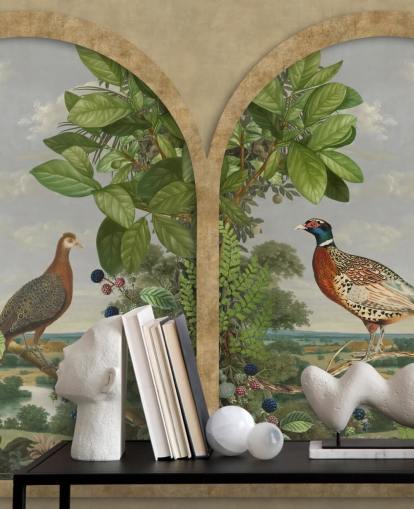 fazant en pauw zat bij raam vintage stijl behang