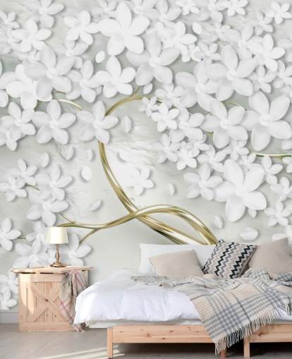 vita blommor på guld trädstam tapeter