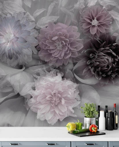 roze en lila bloemenbehangmuurschildering genaamd Dahlia Dream voor slaapkamers en lounges