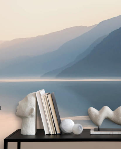 Fondo de pantalla de misty still lake and mountains