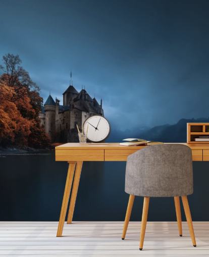 dunkler See im Herbst mit Burg-Tapete