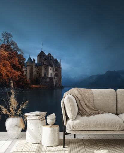 dunkler See im Herbst mit Burg-Tapete