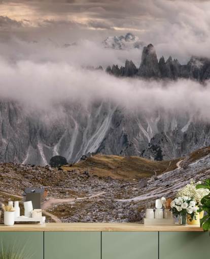 vista brumosa del fondo de pantalla de la montaña dolomita