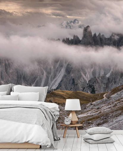 vue brumeuse de la montagne des dolomites fond d'écran