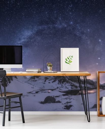 montañas nevadas con fondo de pantalla de cielo estrellado