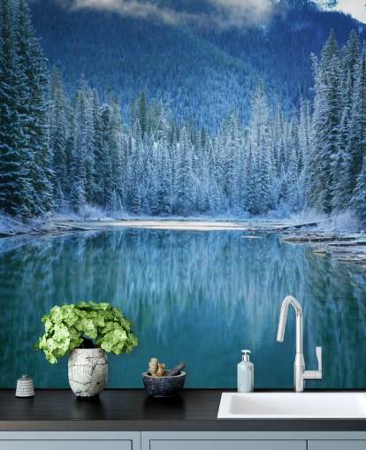 verschneiten Wald von See Tapete