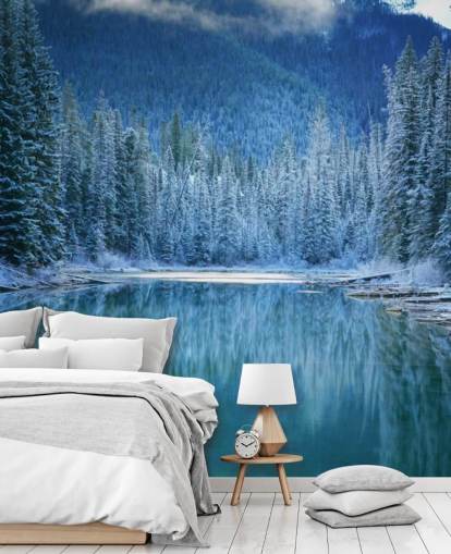 fondo de pantalla de bosque nevado por lago