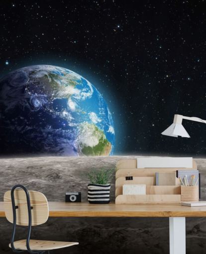 donkere op maat gemaakte muurschildering van aarde en maan genaamd Rising Earth voor slaapkamers