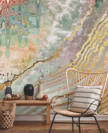 carta da parati in geode color oro con sfumature rosa, viola e verdi