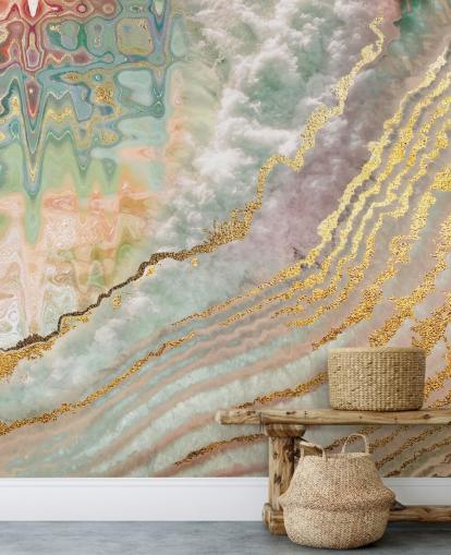 carta da parati in geode color oro con sfumature rosa, viola e verdi