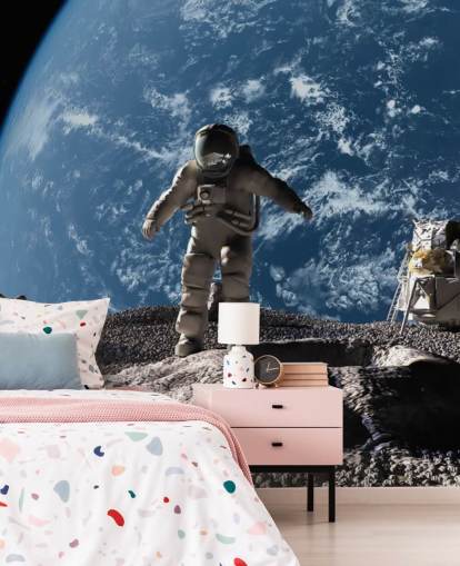 carta da parati murale personalizzata con astronauta chiamata The Astronaut per le camerette dei bambini