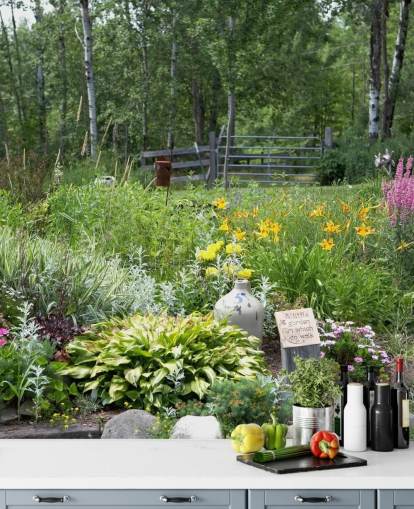 Decorazione murale con giardino fiorito britannico