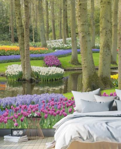Decorazione murale con parco di tulipani colorati