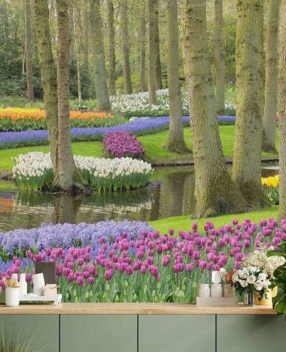 Decorazione murale con parco di tulipani colorati