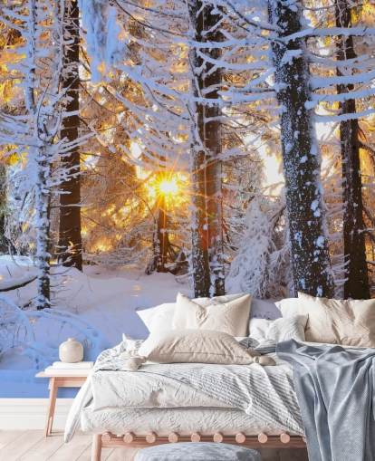 Decorazione murale con alberi coperti di neve Decorazione murale con alberi coperti di neve