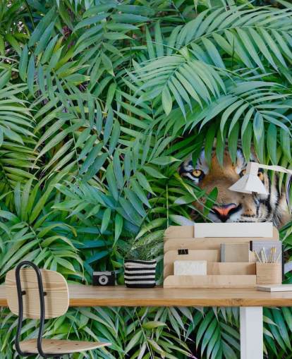 mural verde personalizable de papel pintado de tigre llamado Tiger Hide and Seek para salones
