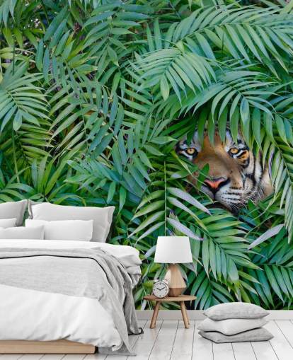 carta da parati murale verde personalizzabile con tigre chiamata Tiger Hide and Seek per salotti