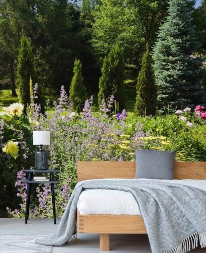 Charmante Britse tuin in zomermuurschildering 