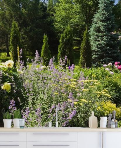 Charmante Britse tuin in zomermuurschildering 