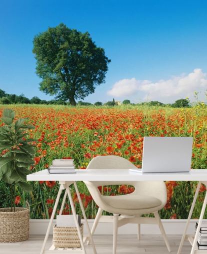 Papel pintado de campo de amapolas en un día soleado