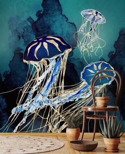 Blaue und goldene Quallentapete namens Floating Jellyfish III von SpaceFrog Designs für Schlafzimmer, Badezimmer und Flure