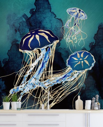 blauwe en gouden kwallen behangmuurschildering genaamd Floating Jellyfish III van SpaceFrog Designs voor slaapkamers, badkamers en gangen