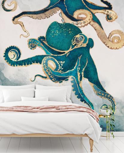 Carta da parati murale con polpo verde acqua e oro chiamato Underwater Dream V di SpaceFrog Designs per camere da letto e bagni