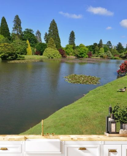 Grote vijver in tuinpark muurschildering