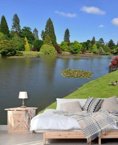 Grote vijver in tuinpark muurschildering