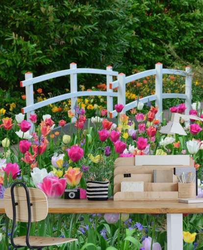 Buntes Gartentapetenwandbild namens Keukenhof Tulips für Esszimmer und Schlafzimmer