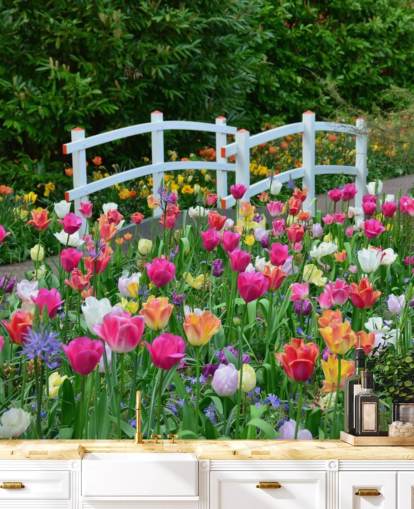 Buntes Gartentapetenwandbild namens Keukenhof Tulips für Esszimmer und Schlafzimmer