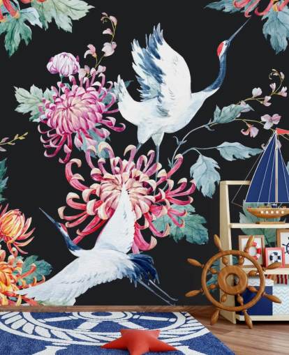 grullas japonesas blancas y papel pintado floral oscuro