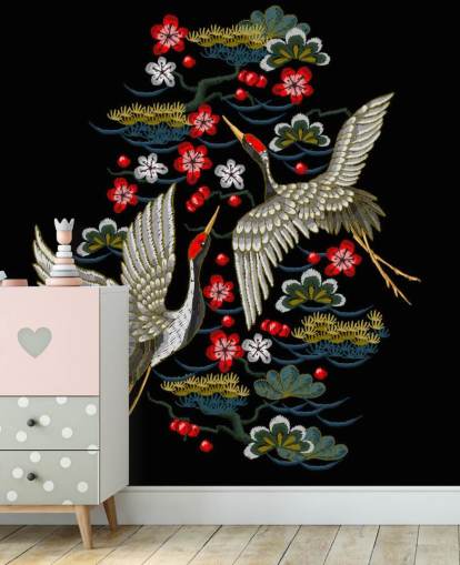 paire brodée de grues et de fleurs sur fond noir papier peint paire brodée de grues et de fleurs sur fond noir papier peint