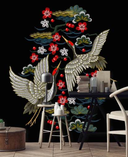 coppia ricamata di gru e fiori su sfondo nero carta da parati
